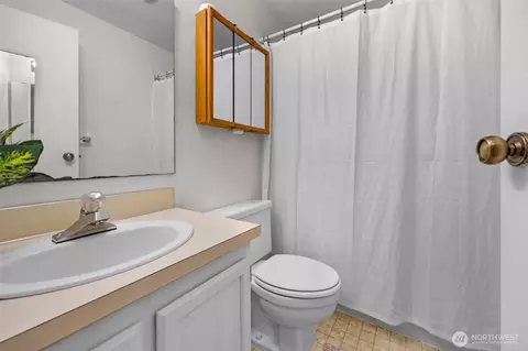 Bath - 11201 3rd Ave SE #40A, Everett, WA 98208 photo 1 of 3