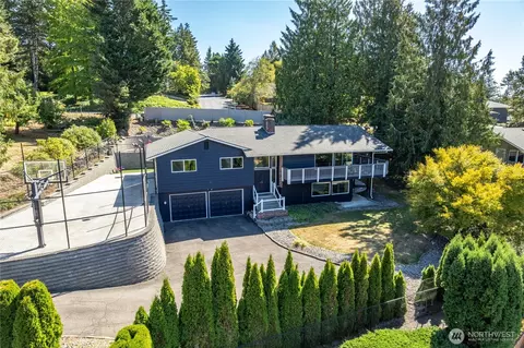 2445 W Lynnwood Dr, Longview, WA 98632