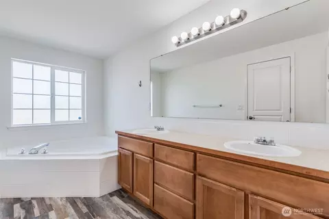 Bath - 109 Robin St SW, Orting, WA 98360 photo 1 of 5