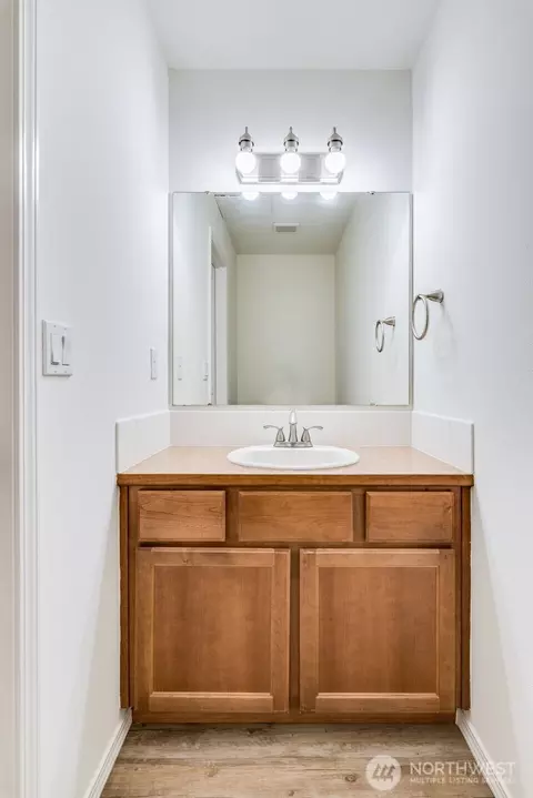 Bath - 109 Robin St SW, Orting, WA 98360 photo 4 of 5