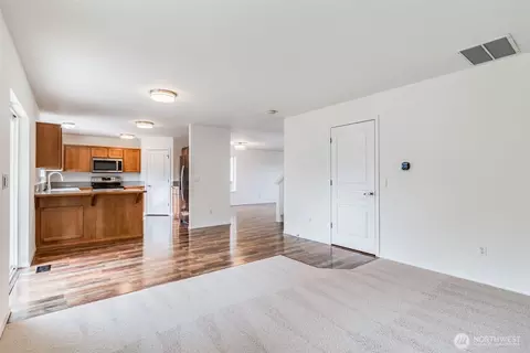 Living - 109 Robin St SW, Orting, WA 98360 photo 7 of 7