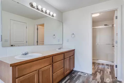 Bath - 109 Robin St SW, Orting, WA 98360 photo 2 of 5