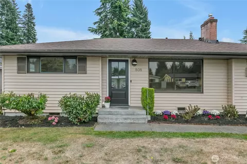 808 11th St NE, Auburn, WA 98002
