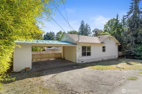 18952 Brockton Ave NE, Suquamish, WA 98392