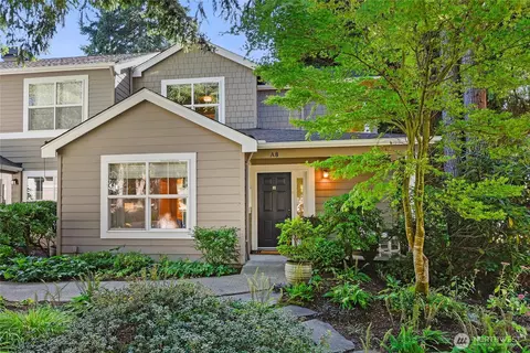 1250 Weaver Rd NW #A8, Bainbridge Island, WA 98110
