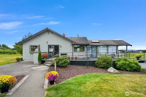 5752 Ronnie Hill Ln, Ferndale, WA 98248