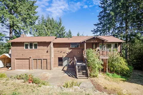 750 NE Woods Ct, Bremerton, WA 98311
