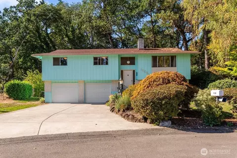 14524 12th Ave E, Tacoma, WA 98445