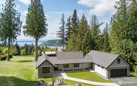 4306 Quaternary Rd, Clinton, WA 98236