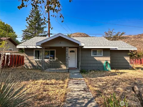 608 Aspen St, Coulee Dam, WA 99116