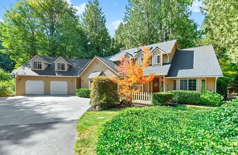 20201 NE 163rd St, Woodinville, WA 98077