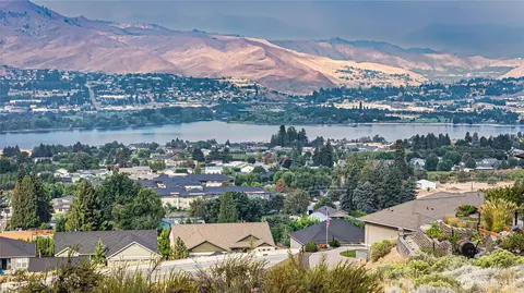 2824 N Brie Ln, East Wenatchee, WA 98802