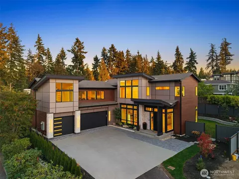 8724 126th Ave NE, Kirkland, WA 98033