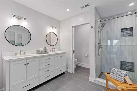 Bath - 22718 1st Pl W, Bothell, WA 98021 photo 2 of 5