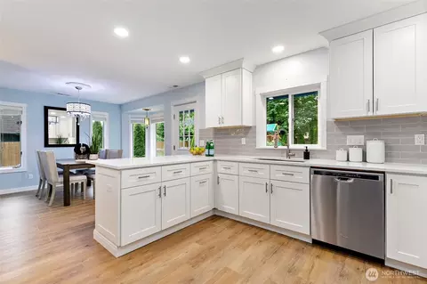 Kitchen - 22718 1st Pl W, Bothell, WA 98021 photo 4 of 4