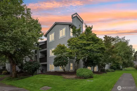 6700 NE 182nd St SE #B305, Kenmore, WA 98028