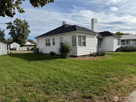 317 Ash St S, Omak, WA 98841