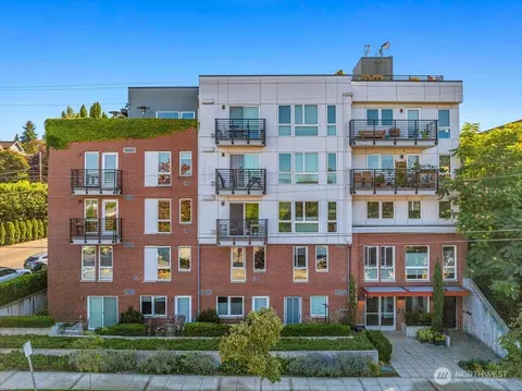 750 11th Ave E #202, Seattle, WA 98102
