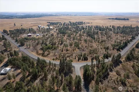 35000 Miles Creston Rd N, Creston, WA 99117