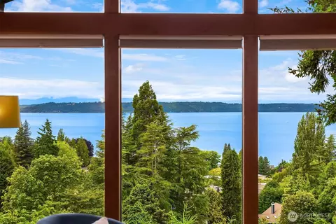 19212 94th Ave W, Edmonds, WA 98020