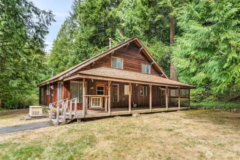 18361 214th Ave NE, Woodinville, WA 98077