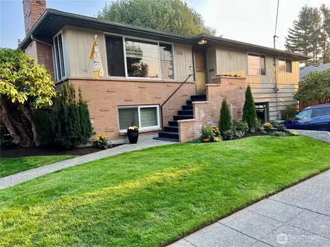 3901 SW Hanford St, Seattle, WA 98116