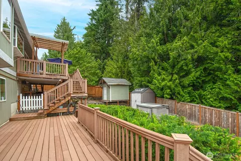Exterior - 16917 17th Ave SE, Bothell, WA 98012 photo 6 of 12