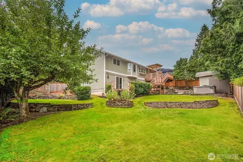 Exterior - 16917 17th Ave SE, Bothell, WA 98012 photo 9 of 12