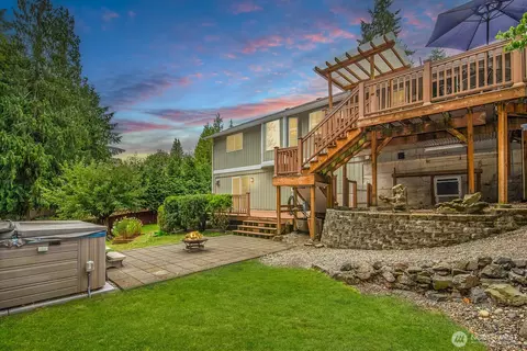 Exterior - 16917 17th Ave SE, Bothell, WA 98012 photo 10 of 12