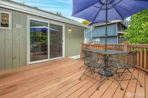 Exterior - 16917 17th Ave SE, Bothell, WA 98012 photo 4 of 12