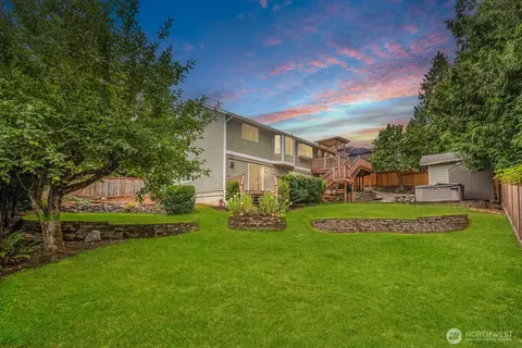 Exterior - 16917 17th Ave SE, Bothell, WA 98012 photo 2 of 12