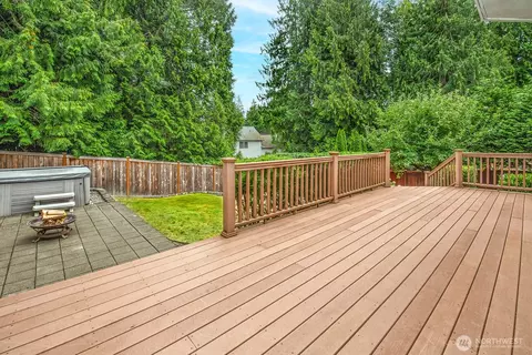 Exterior - 16917 17th Ave SE, Bothell, WA 98012 photo 7 of 12