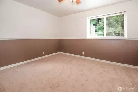 Bedroom - 16917 17th Ave SE, Bothell, WA 98012 photo 4 of 5
