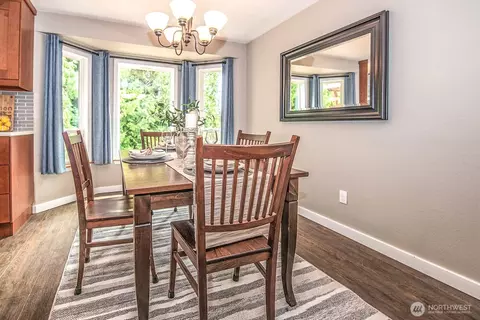 Dining - 16917 17th Ave SE, Bothell, WA 98012 photo 1 of 2