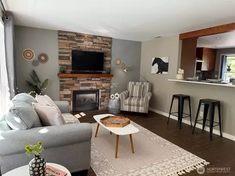 Living - 16917 17th Ave SE, Bothell, WA 98012 photo 3 of 6