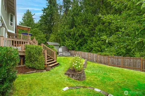 Exterior - 16917 17th Ave SE, Bothell, WA 98012 photo 8 of 12