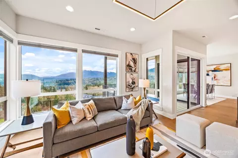 2599 NW Si View Ln, Issaquah, WA 98027
