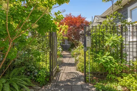 421 10th Ave E #F, Seattle, WA 98102