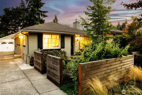4025 NE 58th St, Seattle, WA 98105