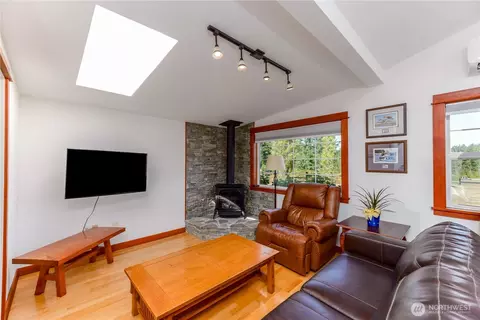 Living - 273702 Hwy 101, Sequim, WA 98382 photo 3 of 5