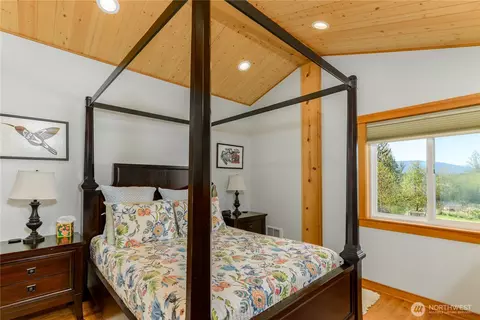 Bedroom - 273702 Hwy 101, Sequim, WA 98382 photo 4 of 4