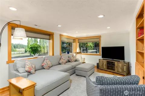 Living - 273702 Hwy 101, Sequim, WA 98382 photo 1 of 5