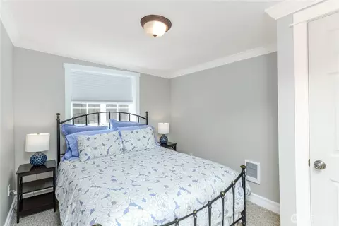 Bedroom - 273702 Hwy 101, Sequim, WA 98382 photo 3 of 4
