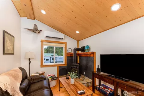 Living - 273702 Hwy 101, Sequim, WA 98382 photo 5 of 5