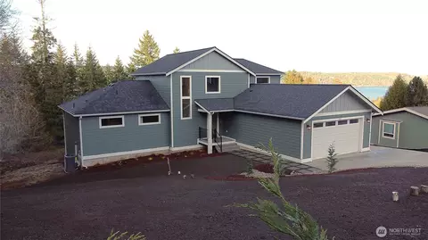 320 E 4th St, Union, WA 98592