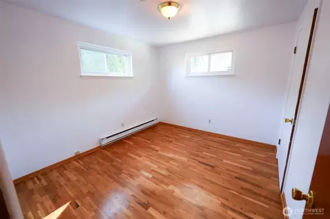 Bedroom - 908 Willow St, Sumner, WA 98390 photo 3 of 5