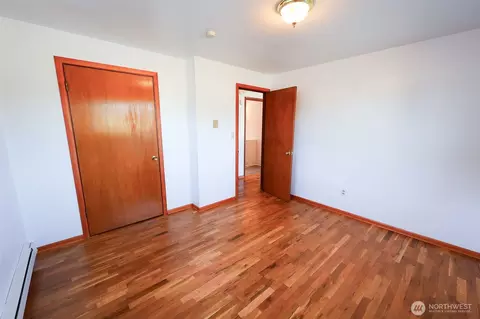 Bedroom - 908 Willow St, Sumner, WA 98390 photo 4 of 5