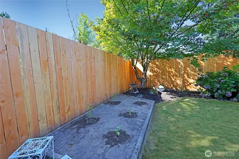 Exterior - 908 Willow St, Sumner, WA 98390 photo 9 of 14