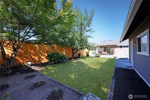 Exterior - 908 Willow St, Sumner, WA 98390 photo 10 of 14