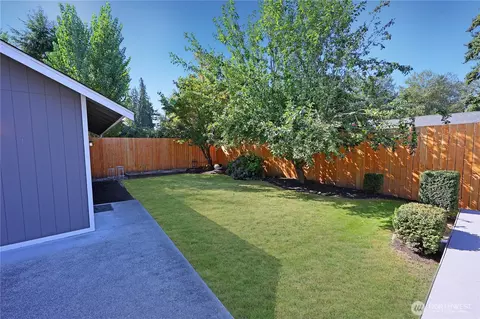 Exterior - 908 Willow St, Sumner, WA 98390 photo 7 of 14